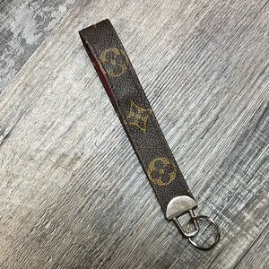 Louis Vuitton Brown and Gold Monogram Key Holder